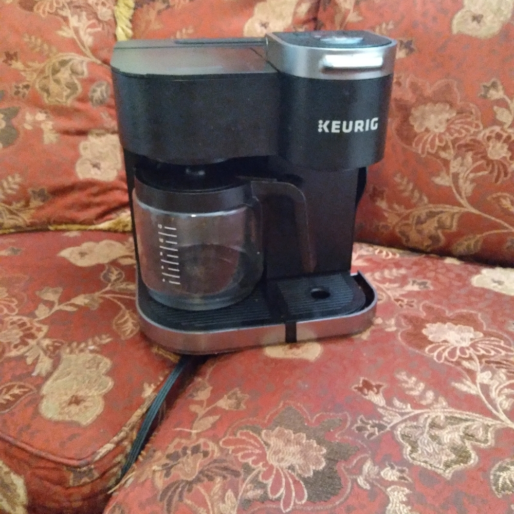 Keurig 1 cup pod r 10 cup coffee pot